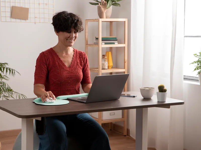 How Restore24 Chiropractic treats poor posture in Overland Park