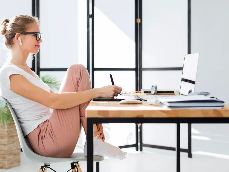 Restore24 Chiropractic treating poor posture in Overland Park
